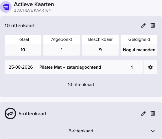 Klantpagina met bovenaan een uitgeklapte actieve kaart en daaronder een ingeklapte volle kaart